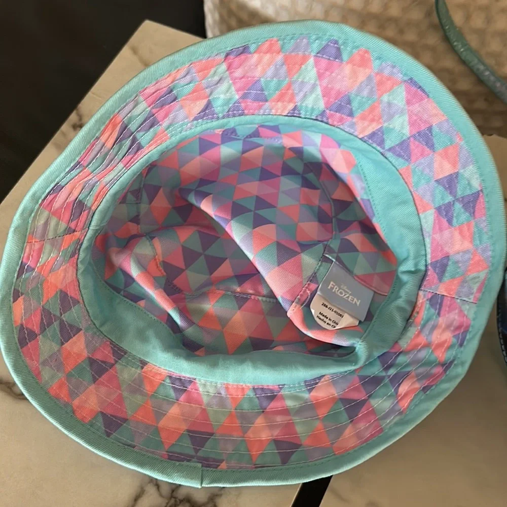 Disney Frozen Anna Elsa Bucket Hat and shoulder glitter purse